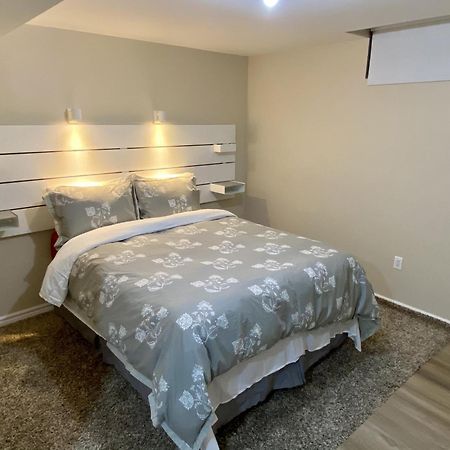 Affordable Room With Free Parking In Newmarket On Eksteriør billede