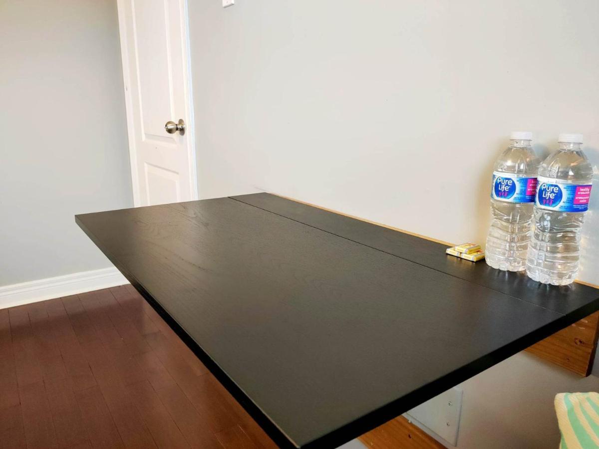 Affordable Room With Free Parking In Newmarket On Eksteriør billede