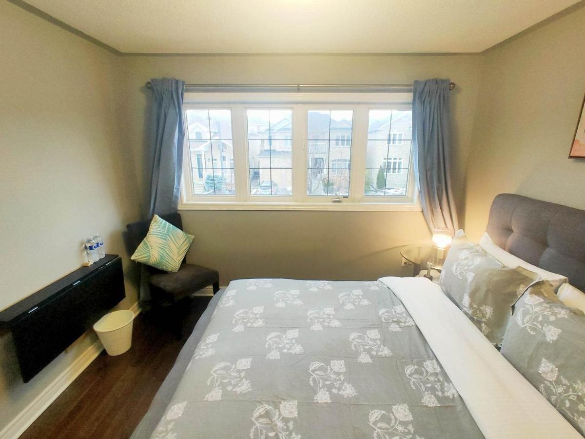 Affordable Room With Free Parking In Newmarket On Eksteriør billede