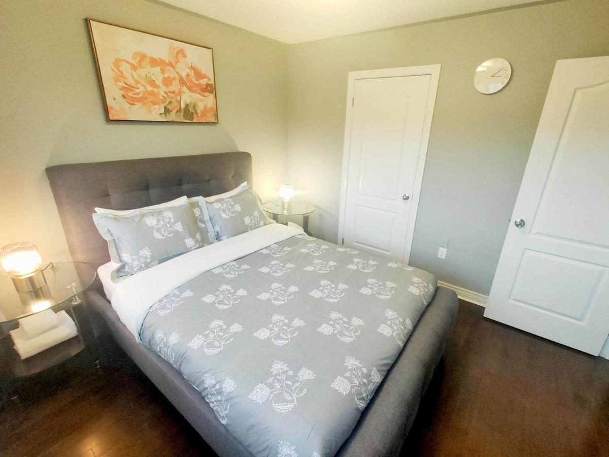 Affordable Room With Free Parking In Newmarket On Eksteriør billede